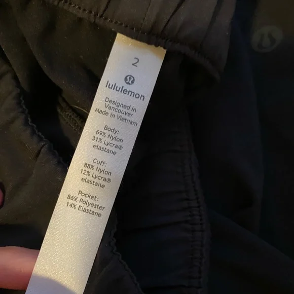 Lululemon on the fly joggers in size 2 black - Picture 5 of 5